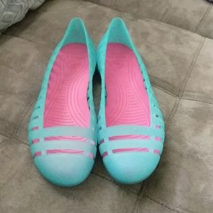 NWOT teal and pink jelly crocs